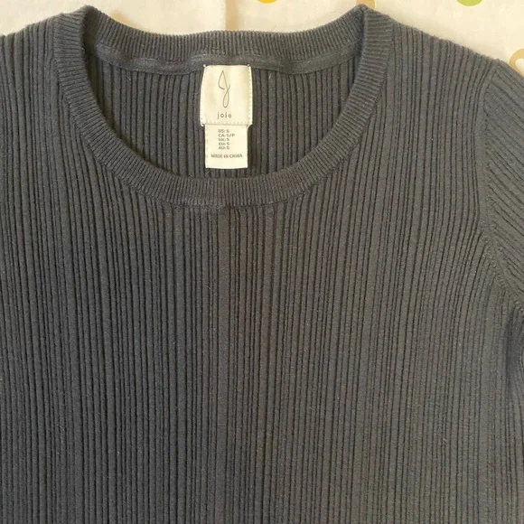 Joie Ribbed Knit Short Sleeve Blouse - Picture 3 of 8